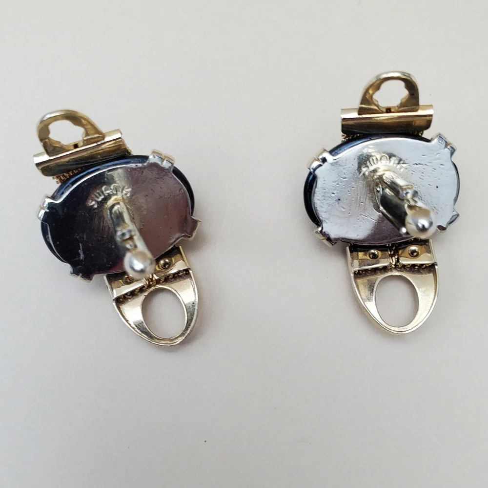 Cufflinks: Gold Tone Wrap Around with Oval Black Onyx